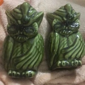 Vintage 1970 salt and pepper shakers
